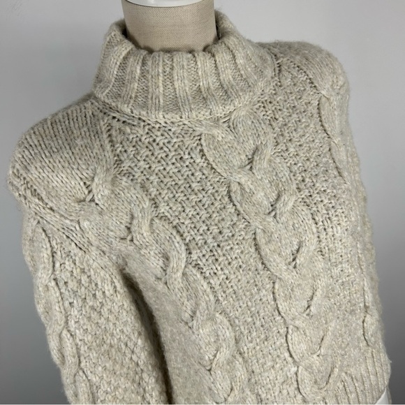 💕 American Eagle Outfitters Cream Cable Knit Turtleneck Sweater XS - Picture 3 of 10